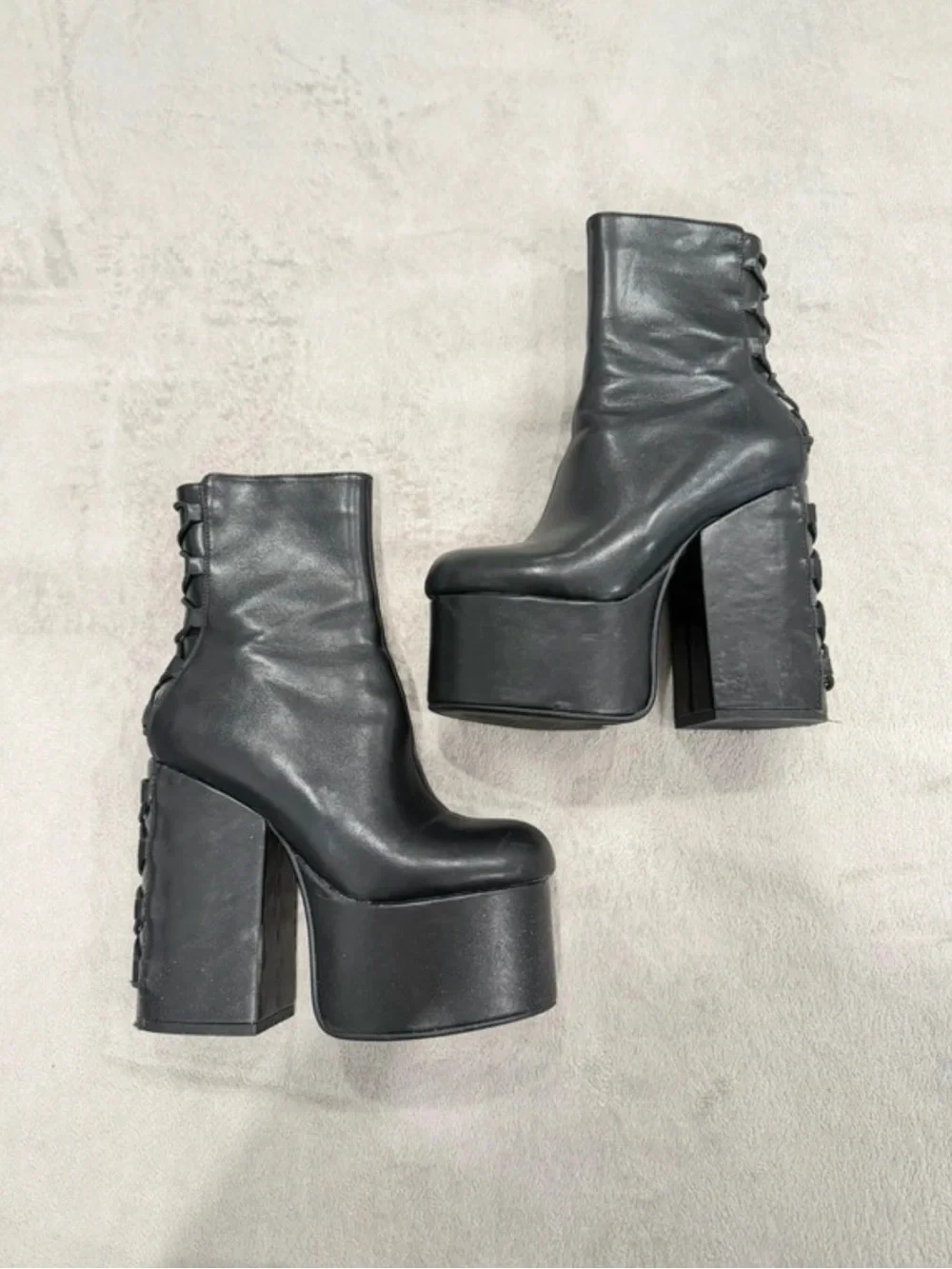 Lamoda platform boots